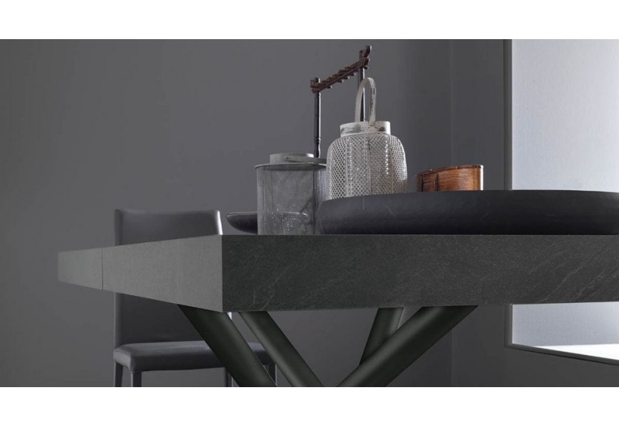 Farenight dining table