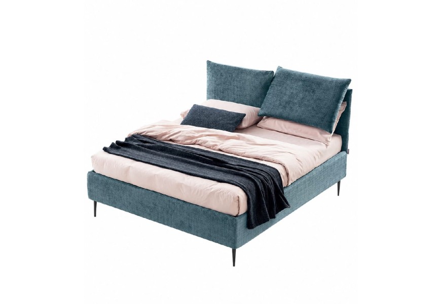 Letto con testiera cuscini imbottiti