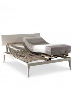 Letto matrimoniale con reti elettriche