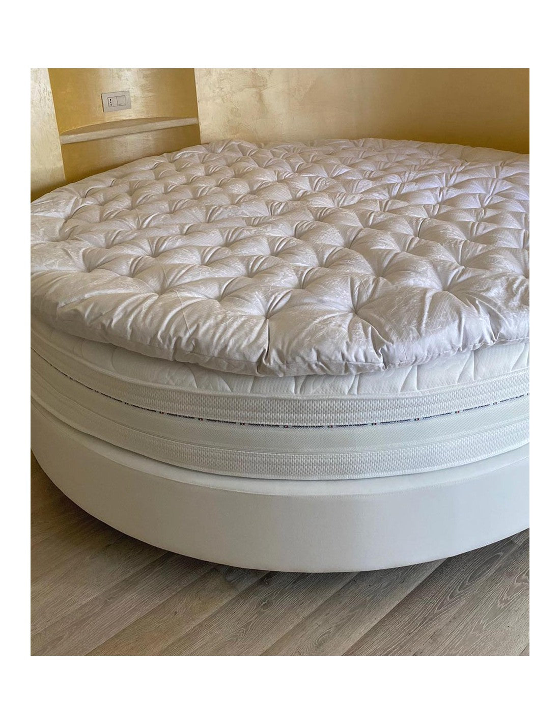 Round Bed Sphere