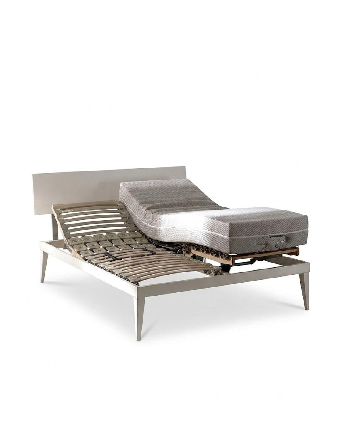 Letto matrimoniale con reti elettriche